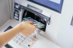 Bancomat Quel Che Succede Se Non Ritiri Le Banconote In Tempo