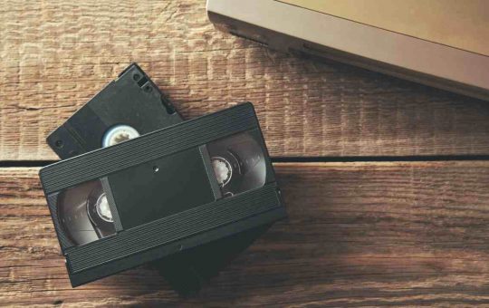 VHS: le abbiamo avute tutti, ma oggi nascondono un vero e proprio tesoro. - Solofinanza.it